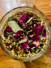 Load image into Gallery viewer, Glamour oil *pre order*